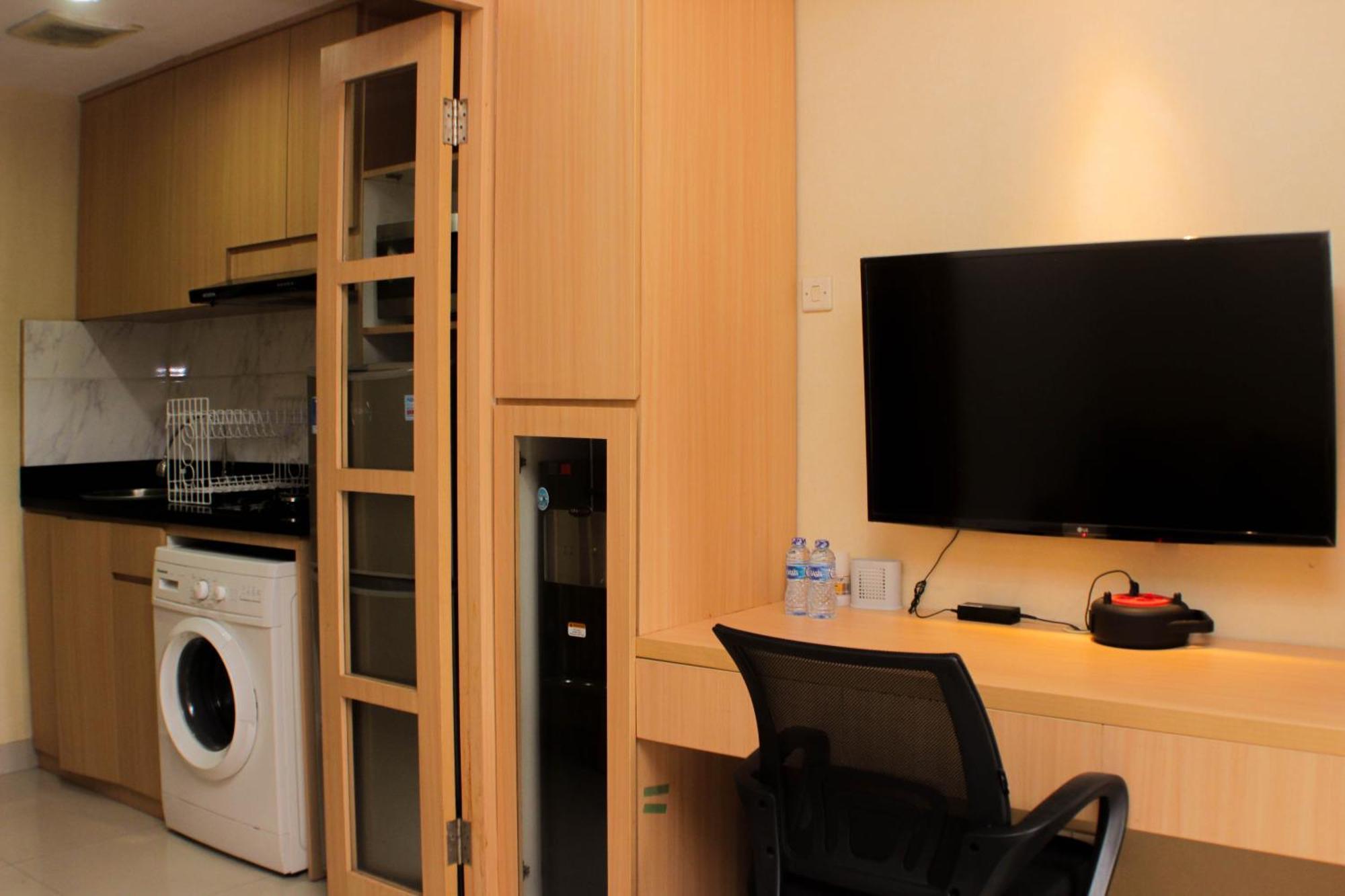 Comfort At Oasis Cikarang By Travelio Apartemen